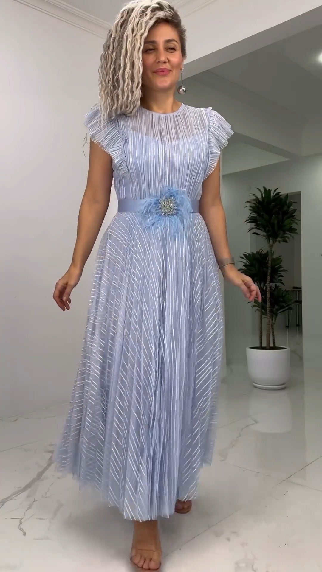 KEVI Maxikleid mit Plissee und Gürtel