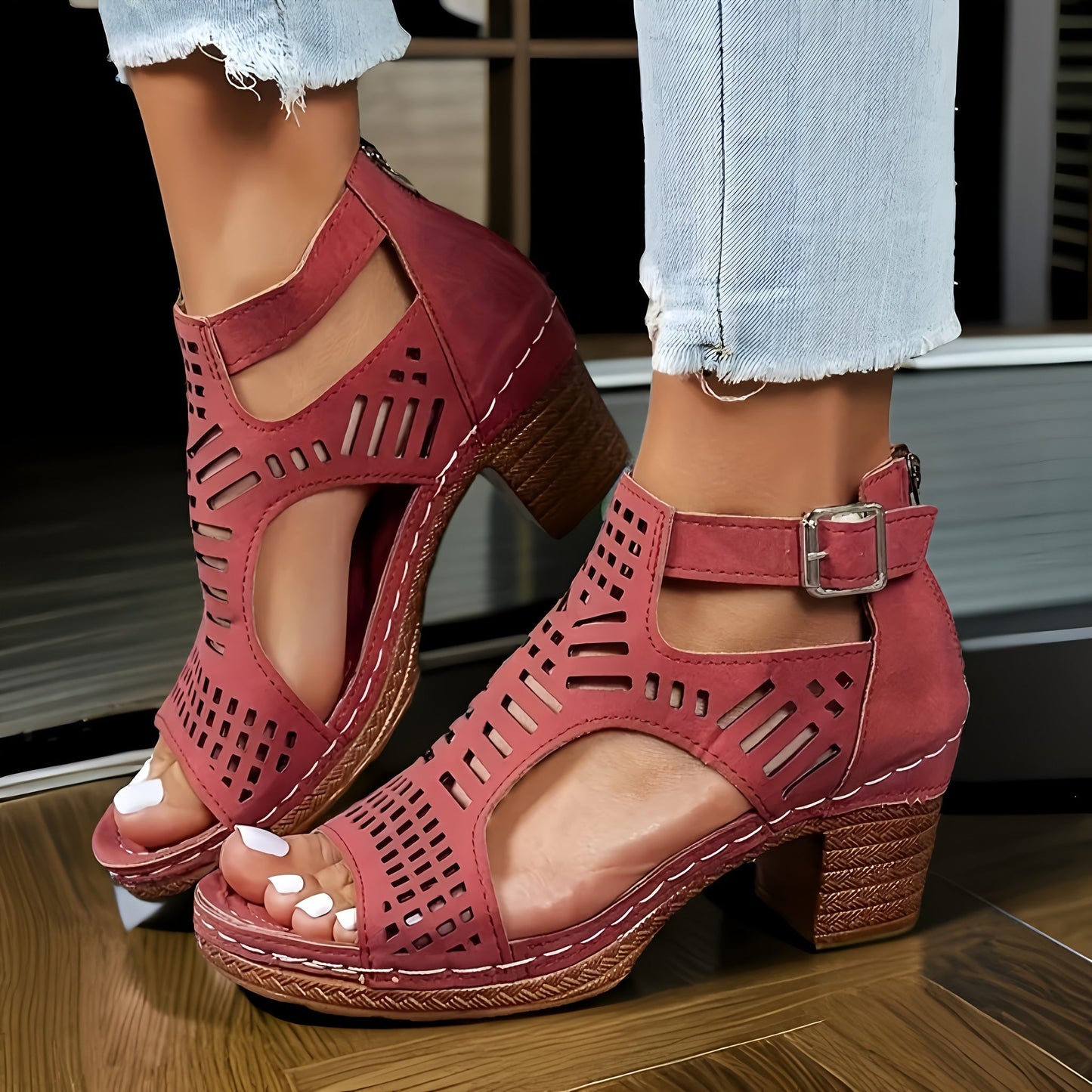 MODEGEIST Damen Sandalen Blockabsatz Verstellbare Riemen Ausschnitt-Details