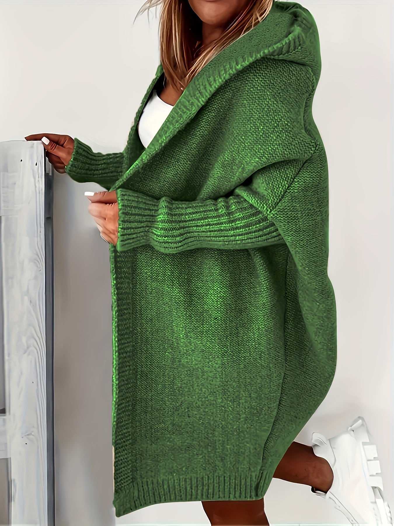 Schwarze Strickjacke mit Kapuze von Leycira