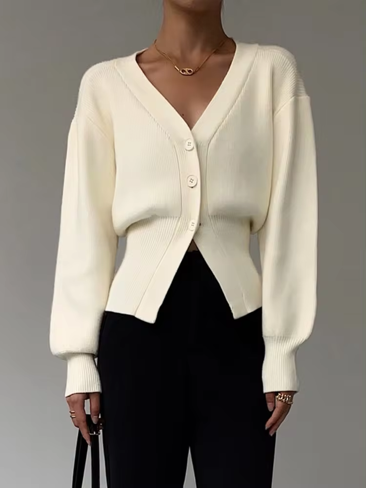 ModeGeist | Strick-Cardigan mit V-Ausschnitt und Knopfleiste