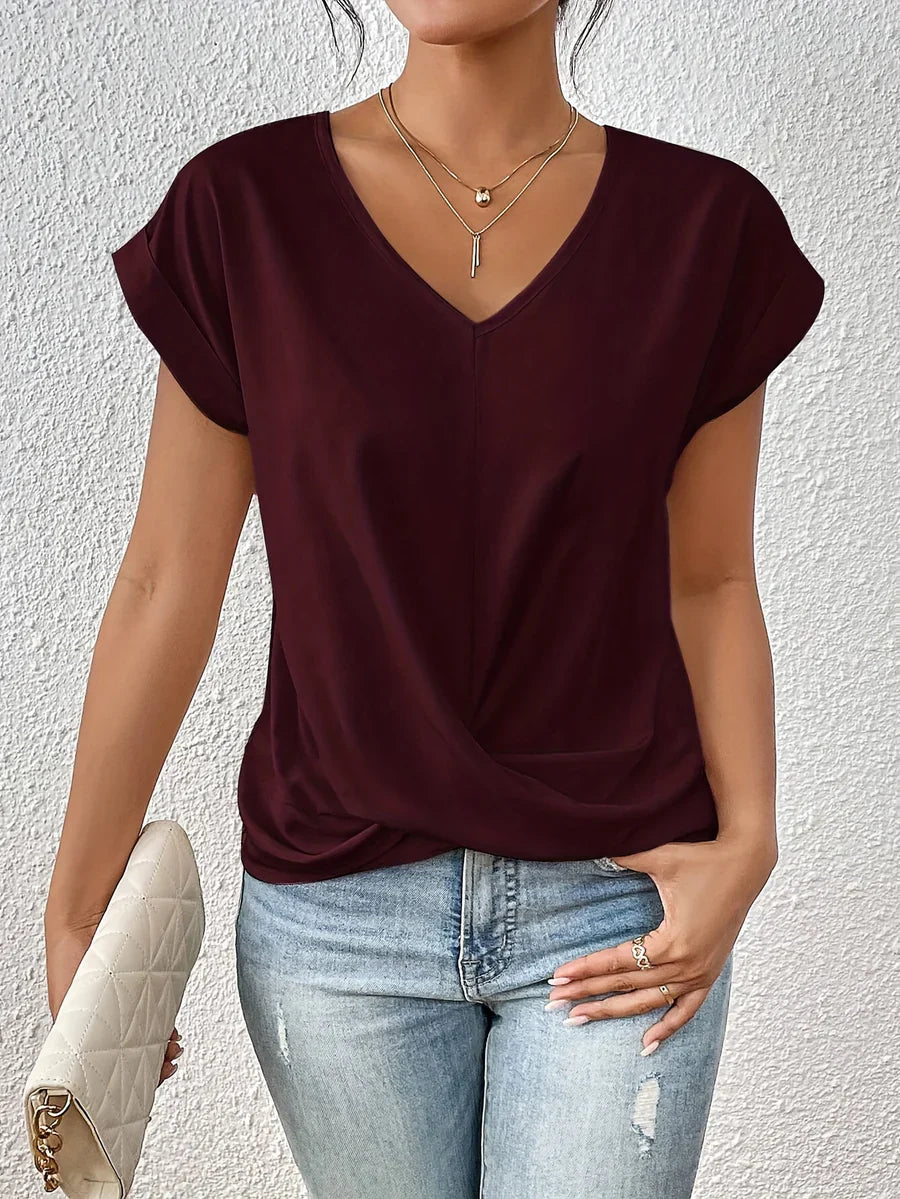 CLEO: Lockeres T-Shirt mit Herz-Ausschnitt