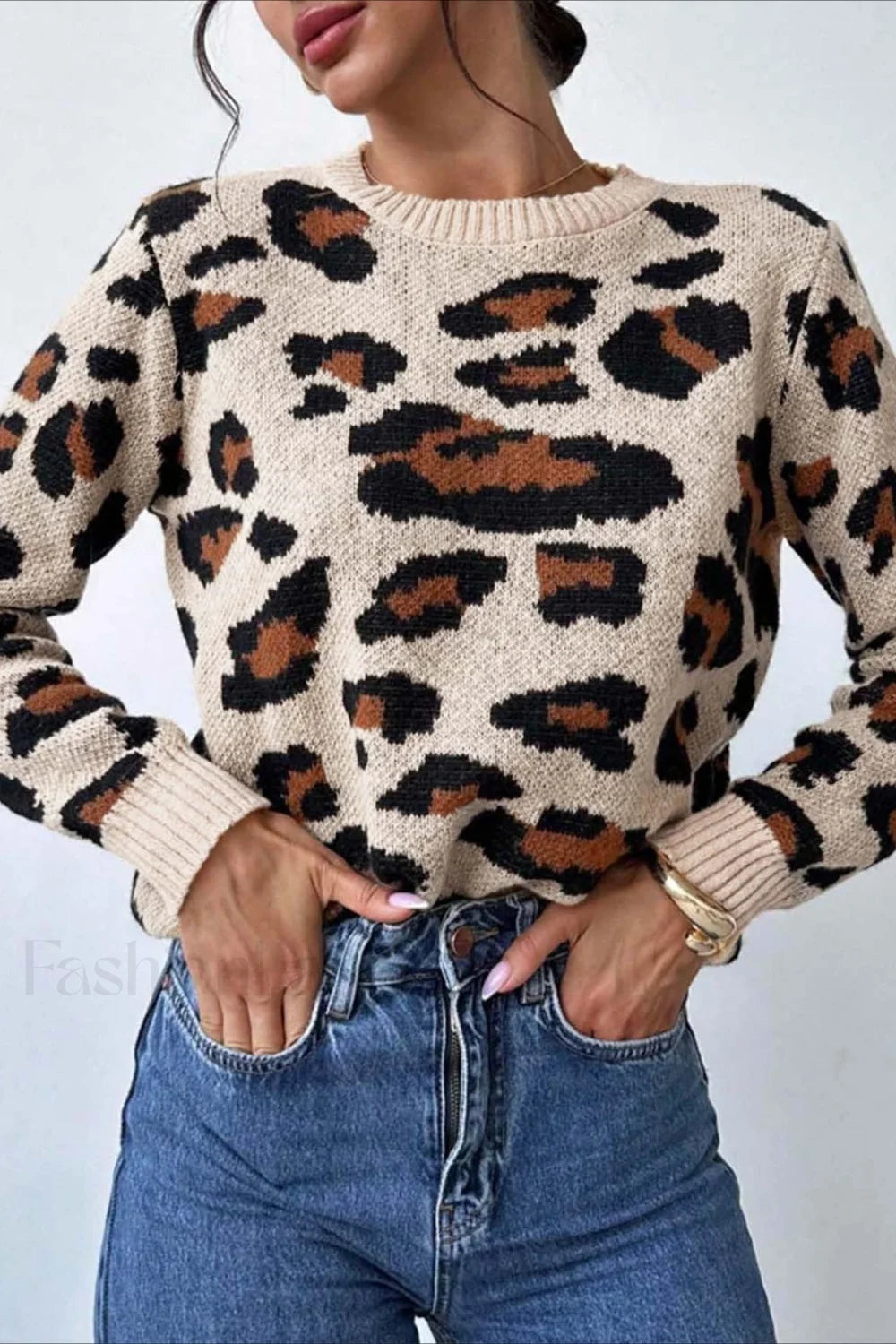ModeGeist | Pullover mit Farbfeld und Leopardenmuster und Rundhalsausschnitt