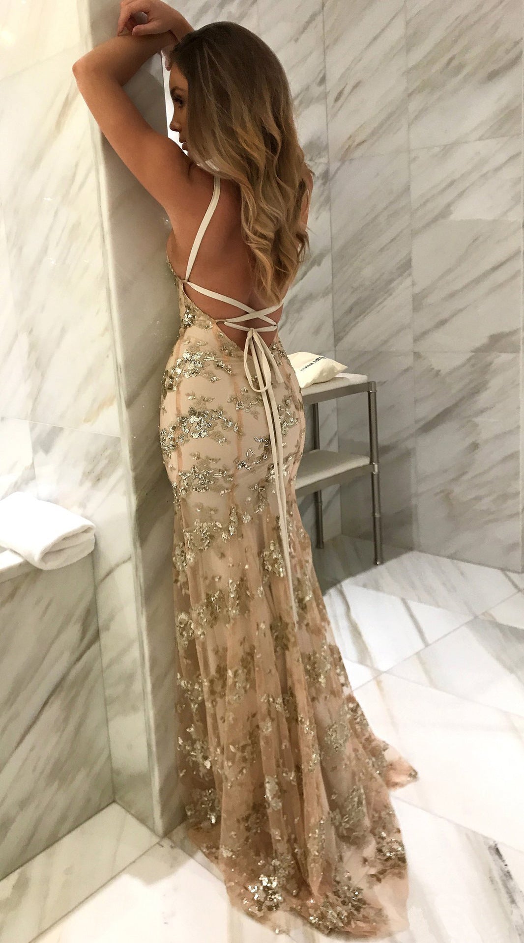 Damen Glamouröses Abendkleid mit filigraner Paillettenverzierung und elegantem Rückenschnitt ModeGeist