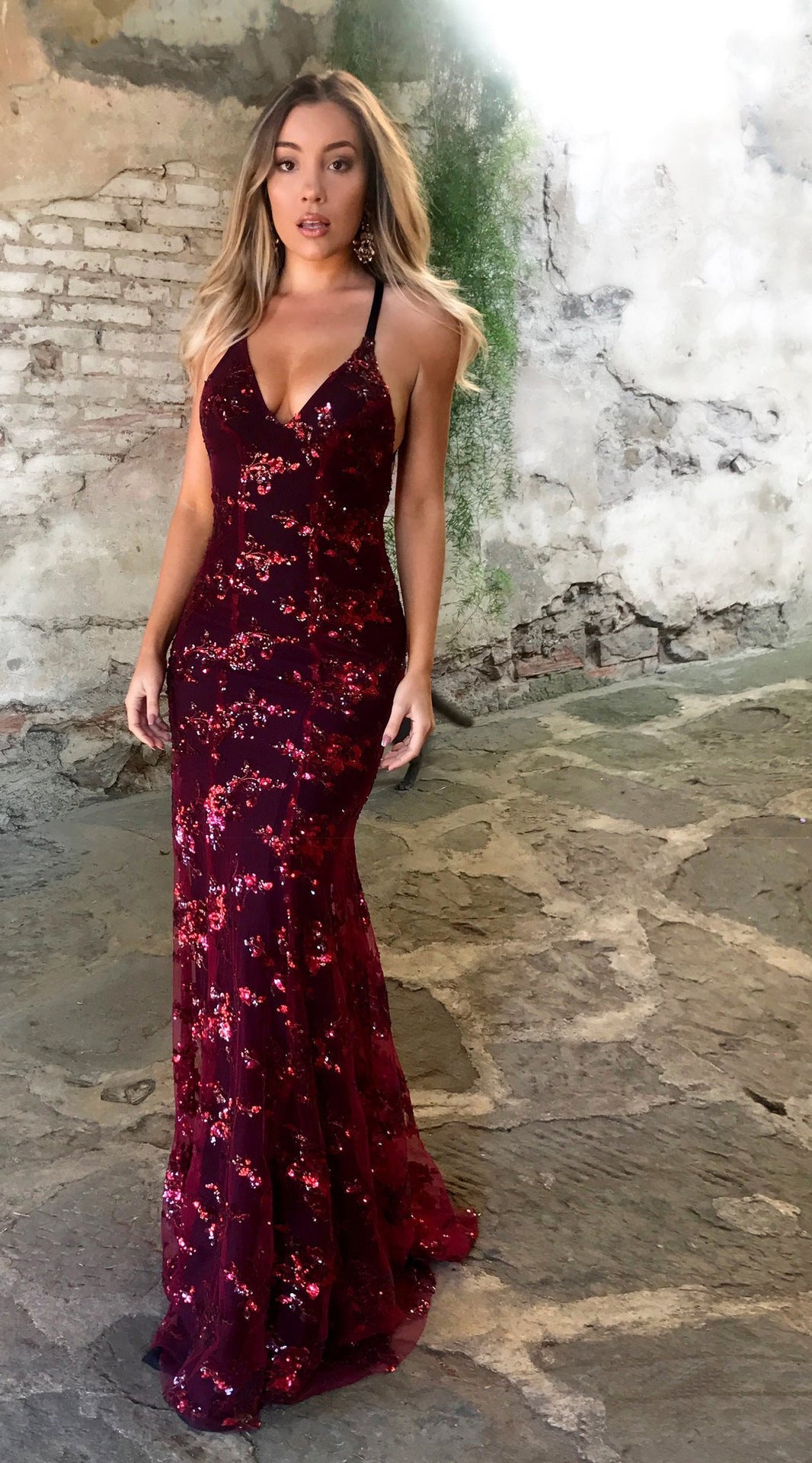 Damen Glamouröses Abendkleid mit filigraner Paillettenverzierung und elegantem Rückenschnitt ModeGeist