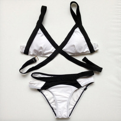 Modischer Dreieck-Bikini für Damen mit raffinierten Trägern von MODEGEIST