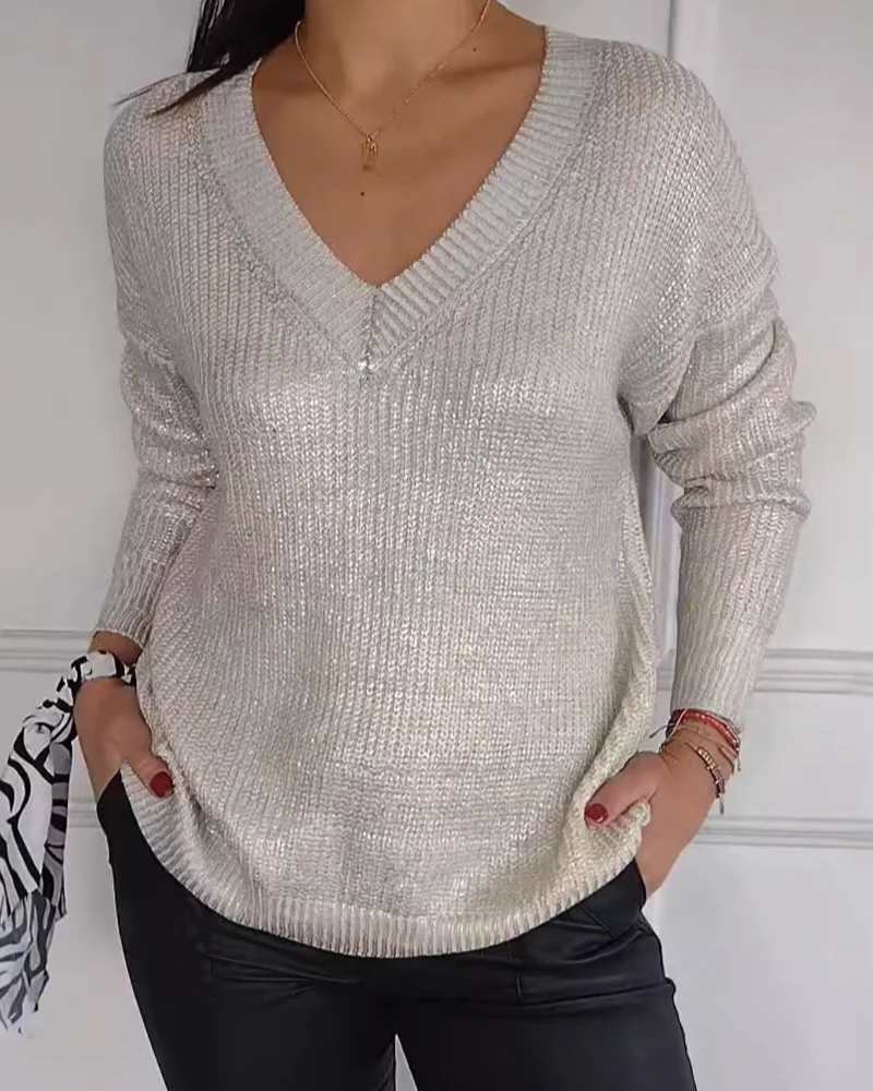 REBEKKA:  Pullover mit lässigem V-Ausschnitt