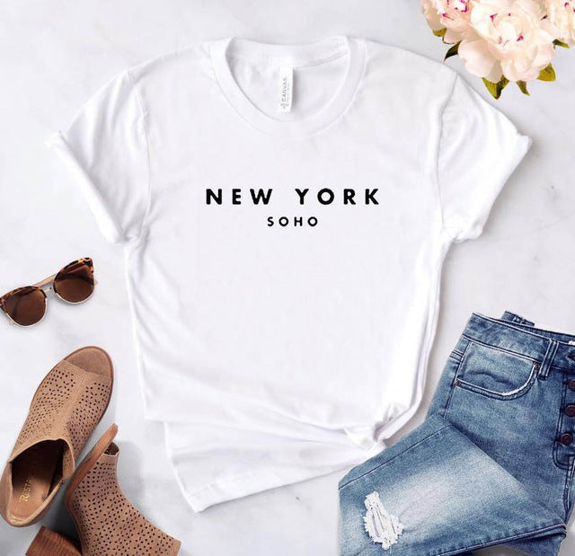 Modernes T-Shirt mit Buchstabenprint und kurzen Ärmeln von Fudus