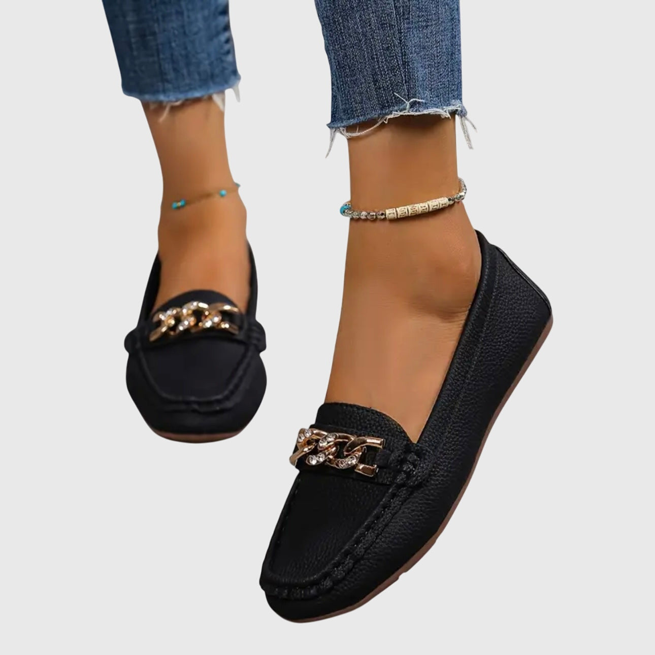 MODEGEIST Damen Slip-On Loafer Flach Weiß Gold-Kette Detail Mokassin