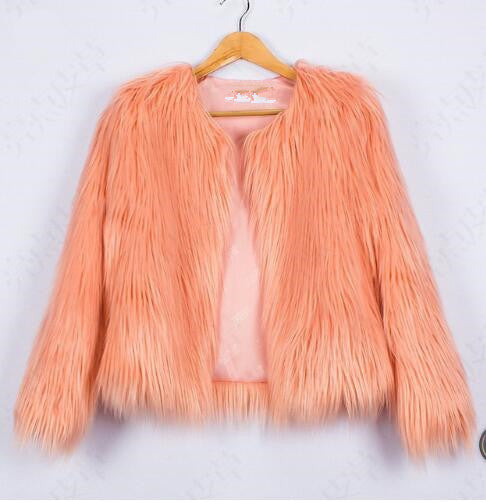 Damen Flauschige Kunstfelljacke mit voluminösem Schnitt und elegantem Kragen ModeGeist