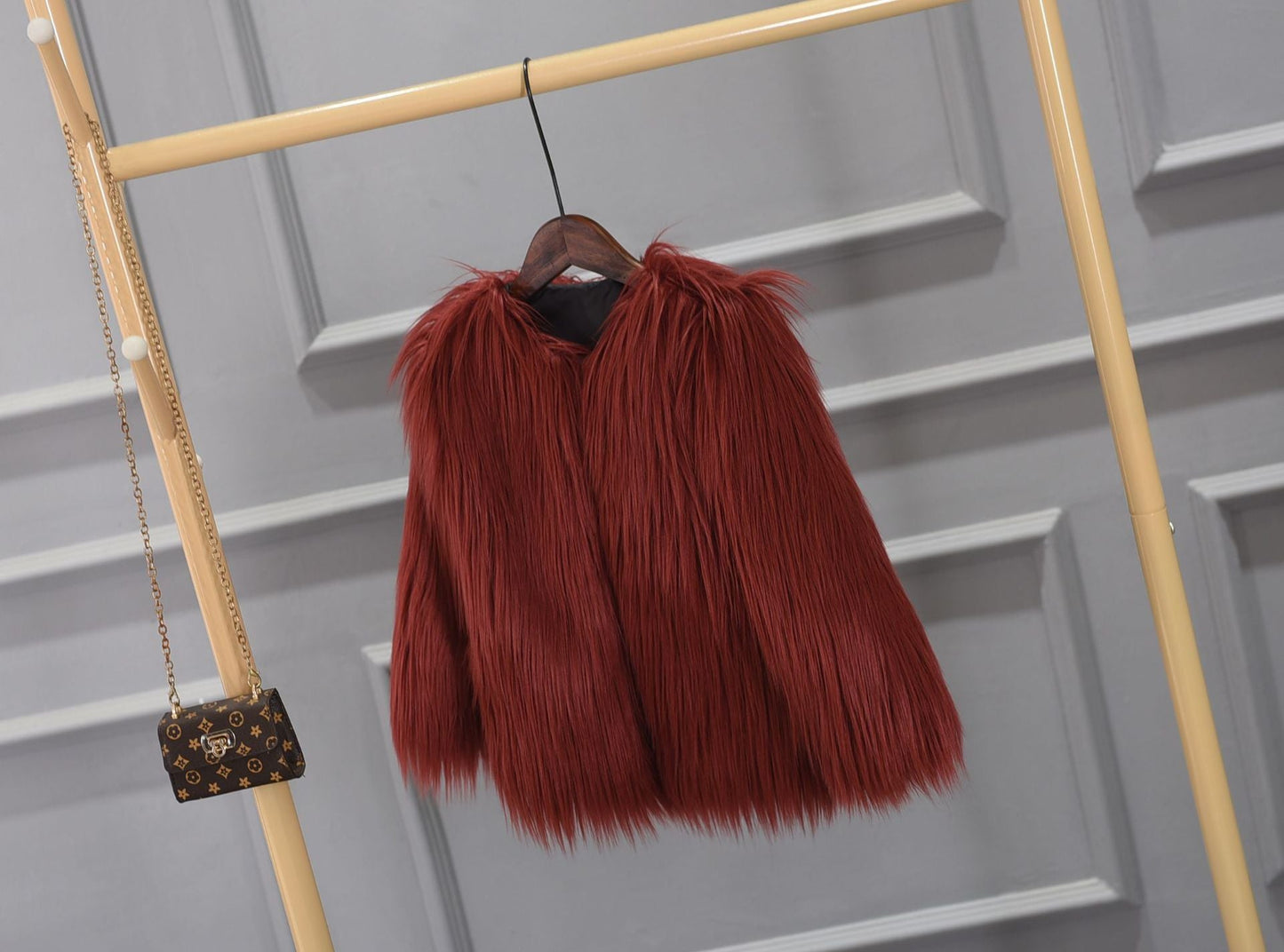 Damen Luxuriöser Kunstpelzjacke mit voluminösem Kragen ModeGeist