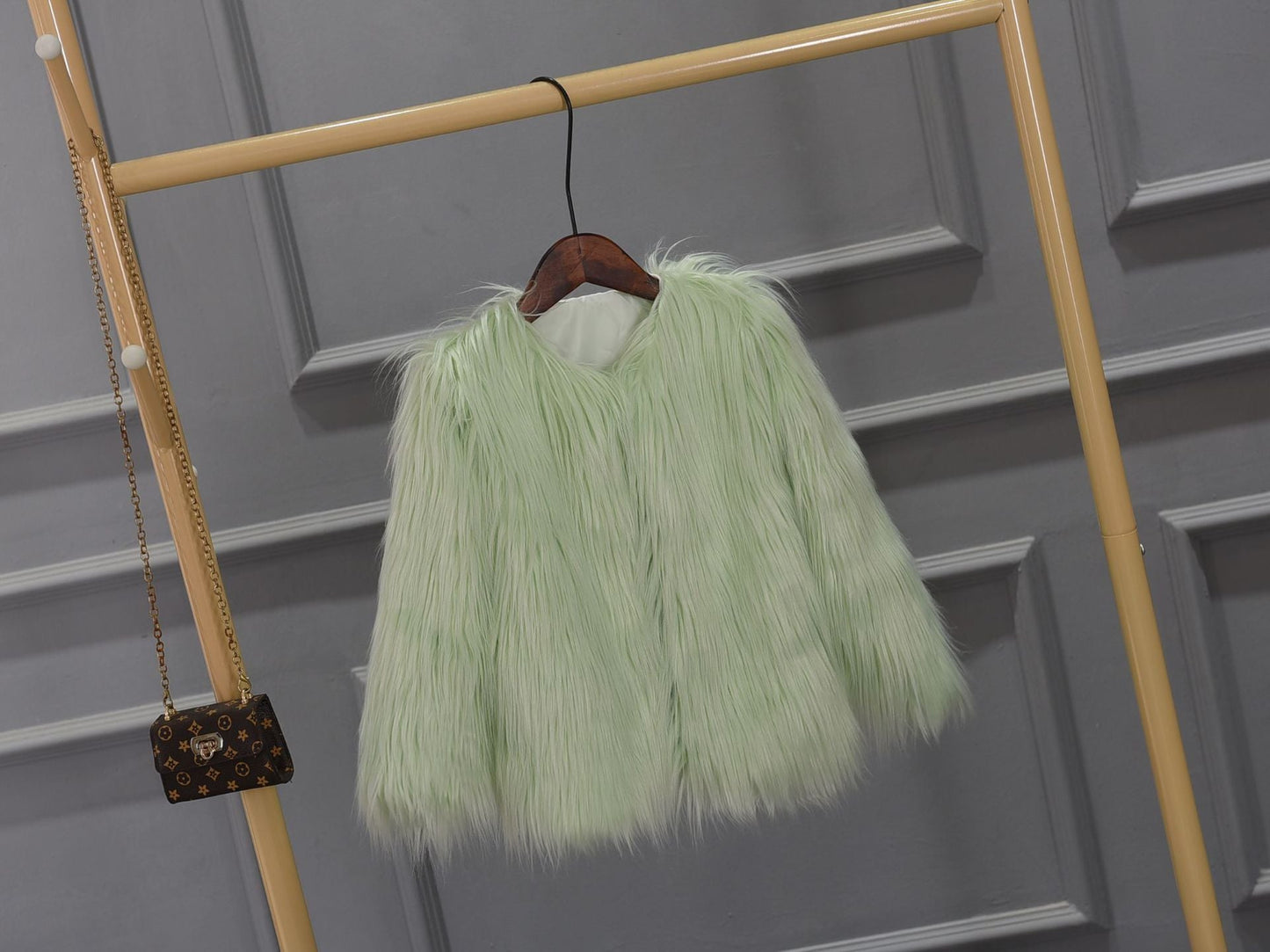 Damen Luxuriöser Kunstpelzjacke mit voluminösem Kragen ModeGeist