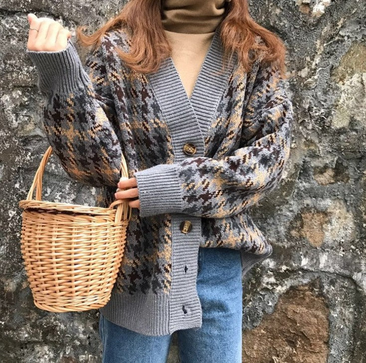 Damen Strickjacke mit modernem Hahnentrittmuster und knöpfbarem Design ModeGeist