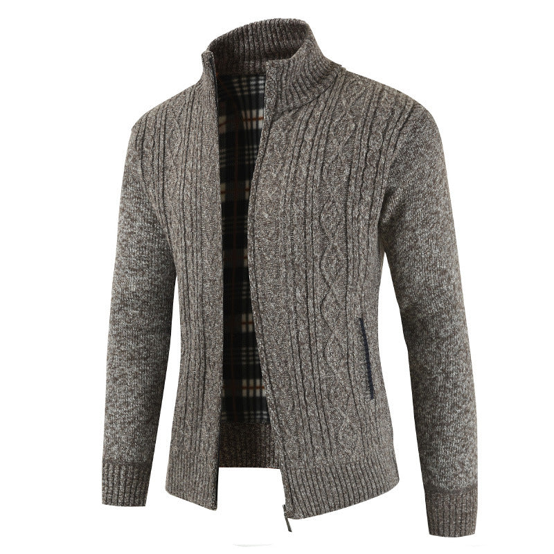 Herren Strickjacke mit Zopfdesign und hohem Kragen ModeGeist