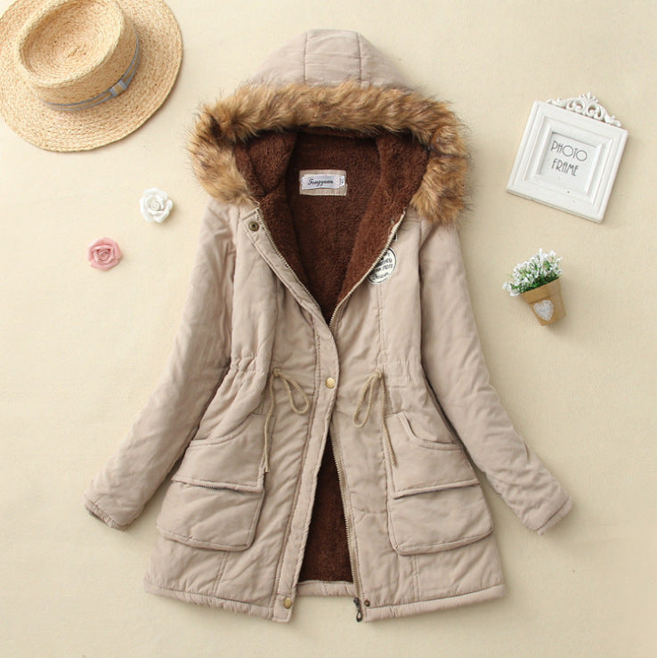 Damen gesteppte Winterjacke mit abnehmbarem Kunstfellkragen und praktischen aufgesetzten Taschen ModeGeist