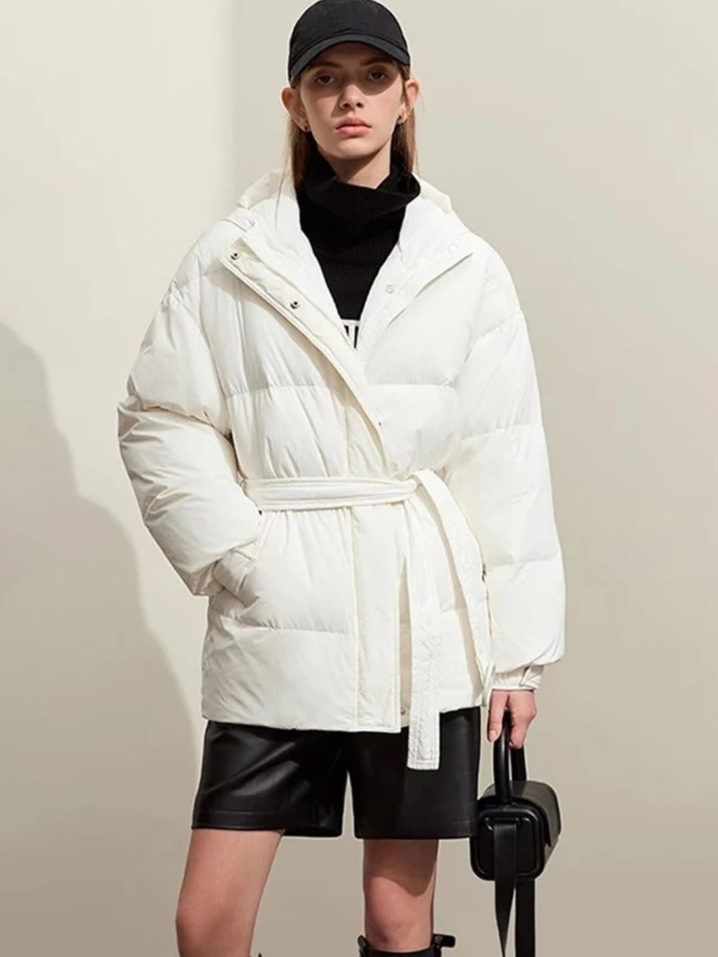 Gesteppte Kapuzenjacke mit Taillengürtel