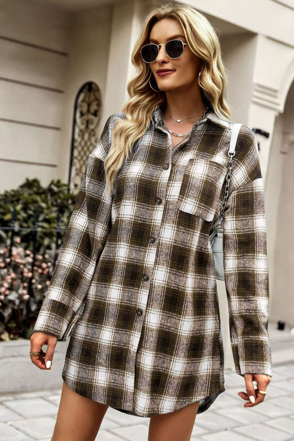 ModeGeist | Karierte Kurze Hemdjacke mit abgerundetem Saum