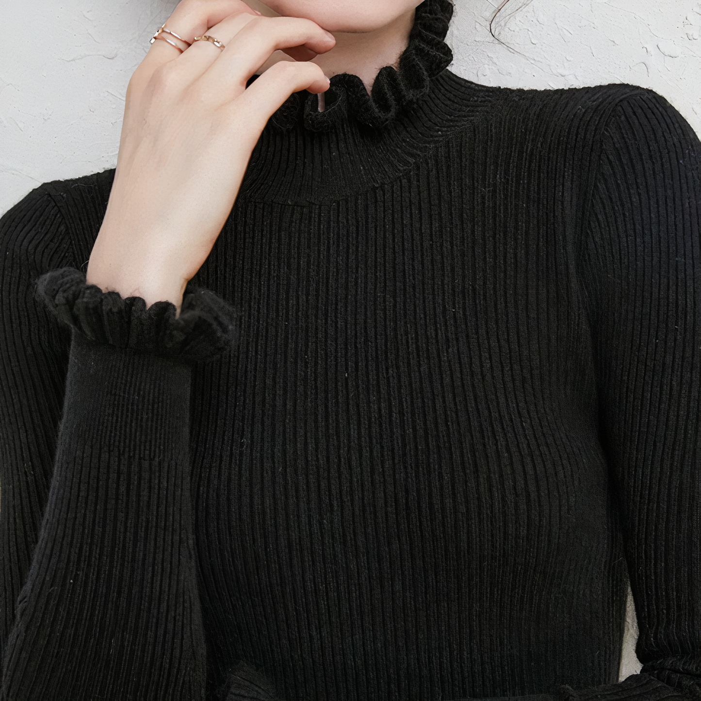 Stilvoller Pullover mit Spitzensaum - Anastasia