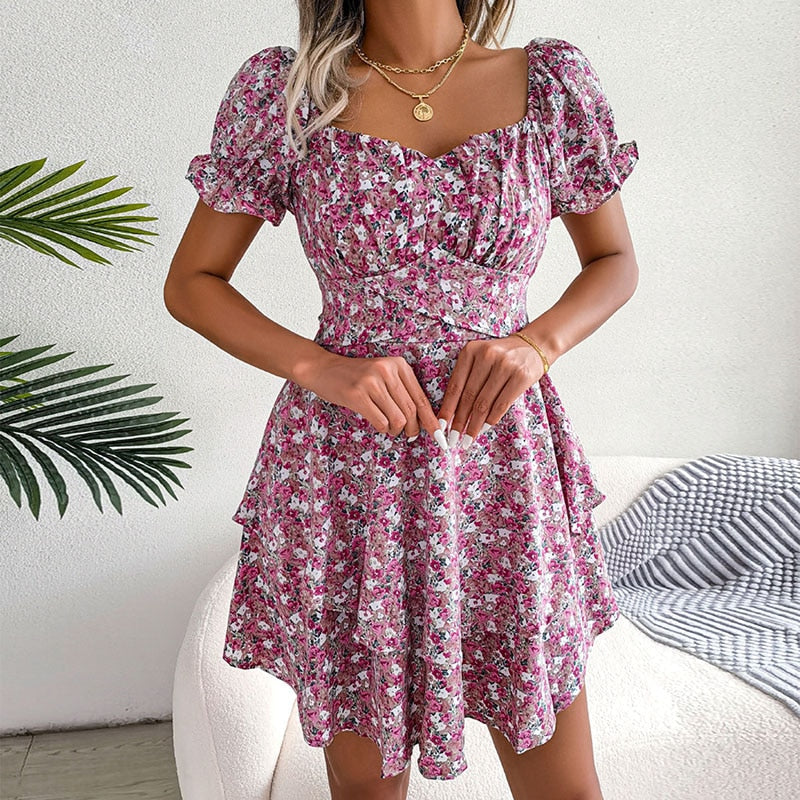 Sophie: Kleid mit V-Ausschnitt und Korsett-Schnürung