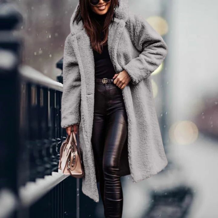Elegante und kuschelige Kapuzenjacke Arabella