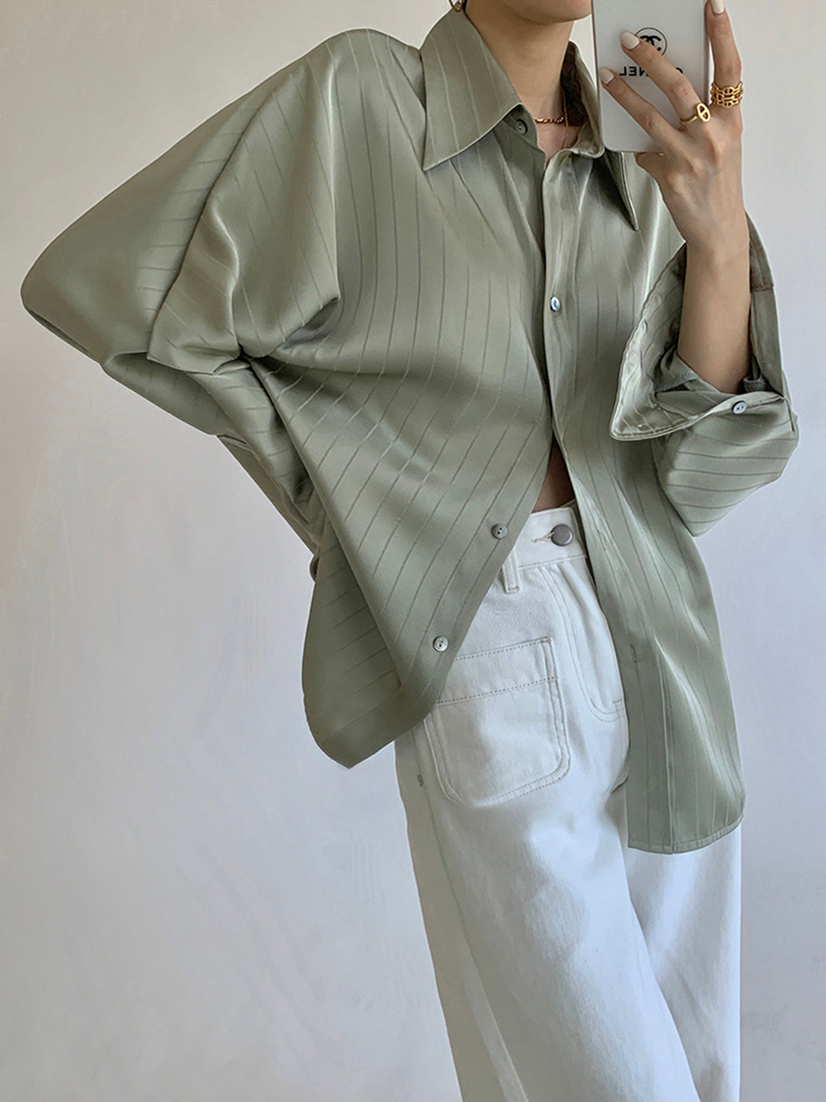 ModeGeist | Satin Hemd mit Ballonärmeln Elegant und Stilvoll Moderner Schnitt