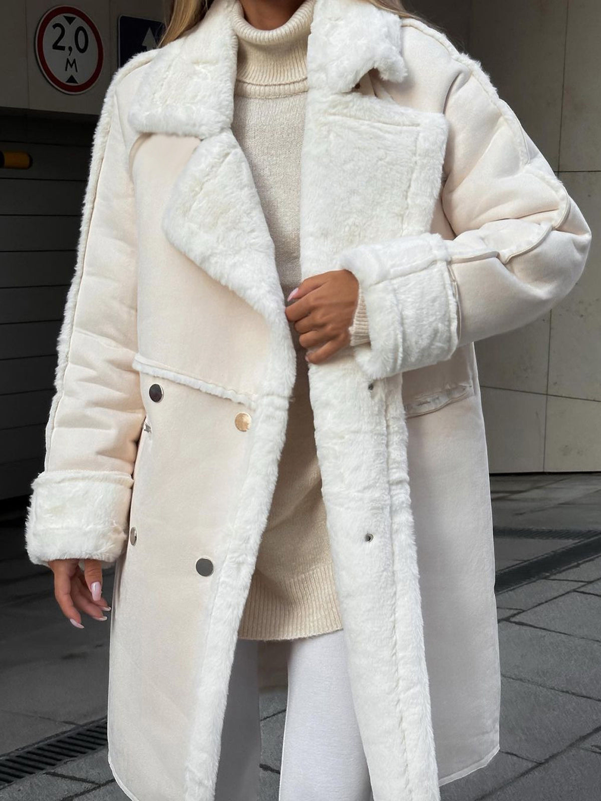 ModeGeist | Lange Teddyjacke Kunstpelz Warm und Modern