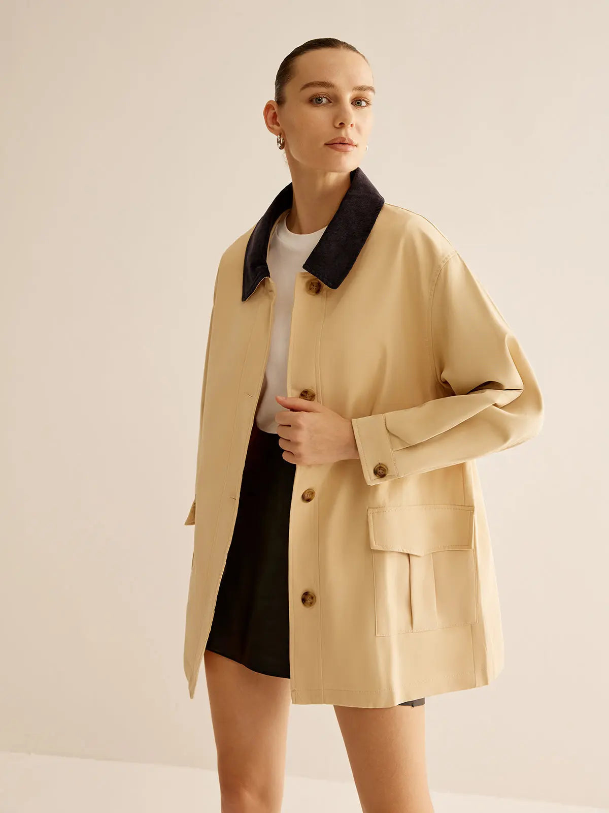 ModeGeist | Baumwolljacke mit Kontrastkragen und Knöpfen