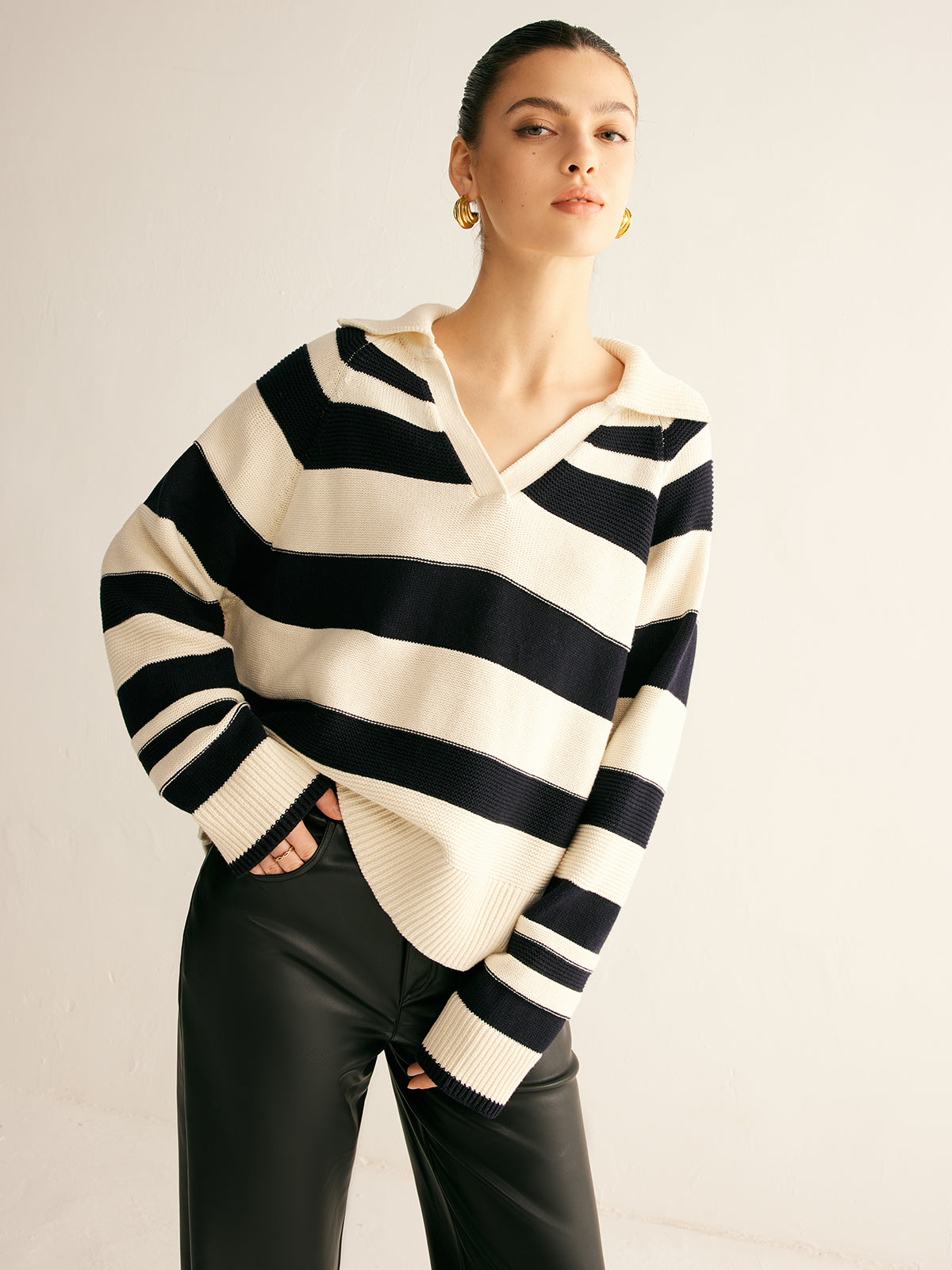ModeGeist | Gestrickter Pullover Gestreiftes Design und Kragen Entspannt und Stilvoll