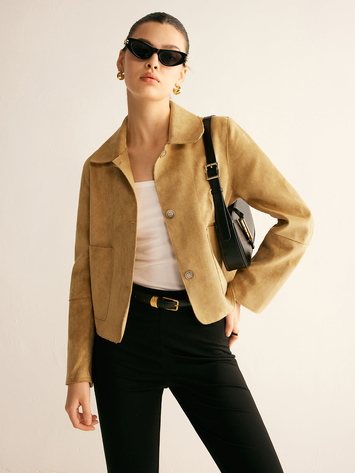 ModeGeist | Kurze Jacke Im Wildlederlook Gerade Schnitt Cool und Zeitlos