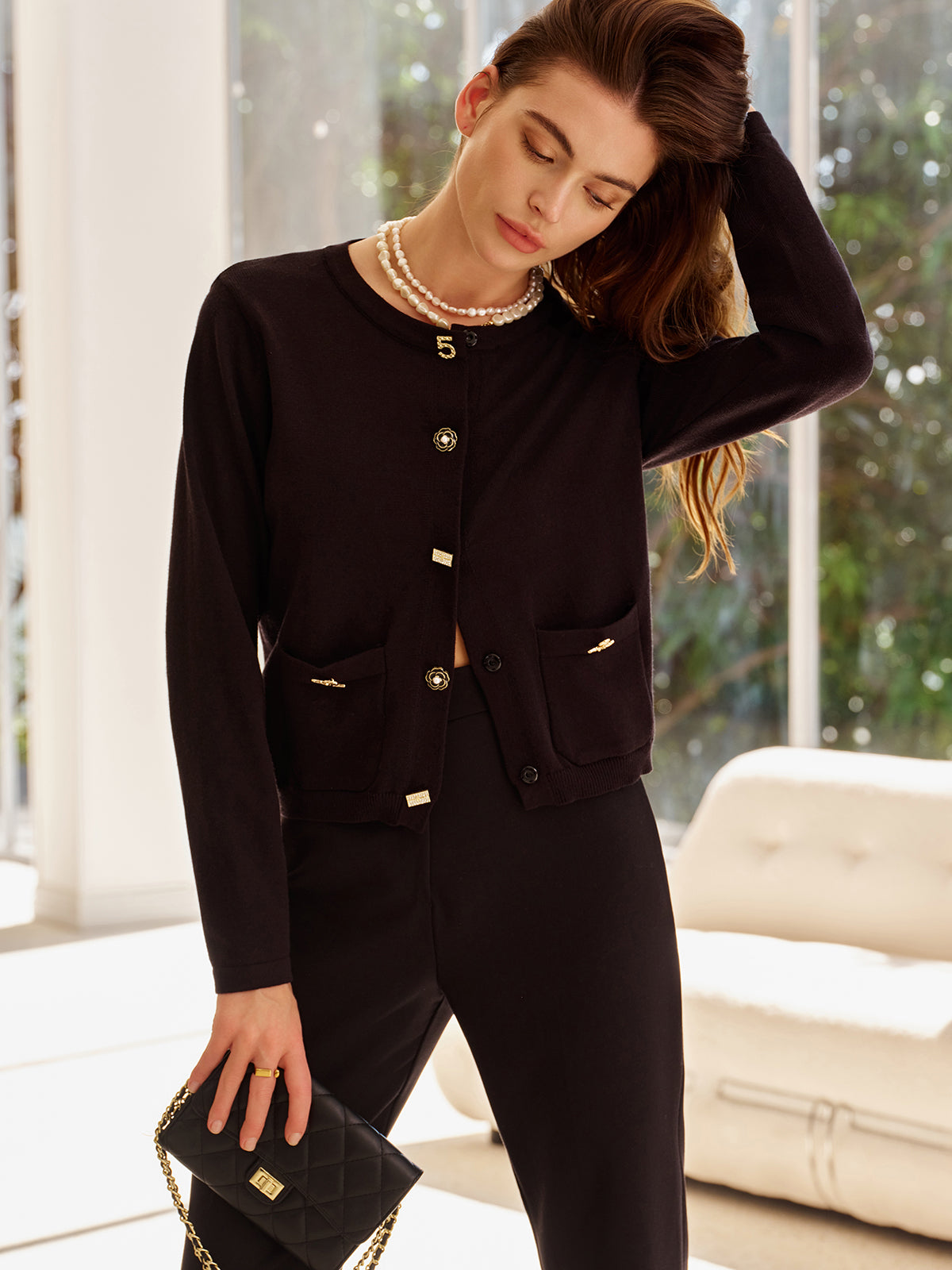 ModeGeist | Cardigan mit Dekorativen Knöpfen und Taschen Rundhals Elegant und Klassisch