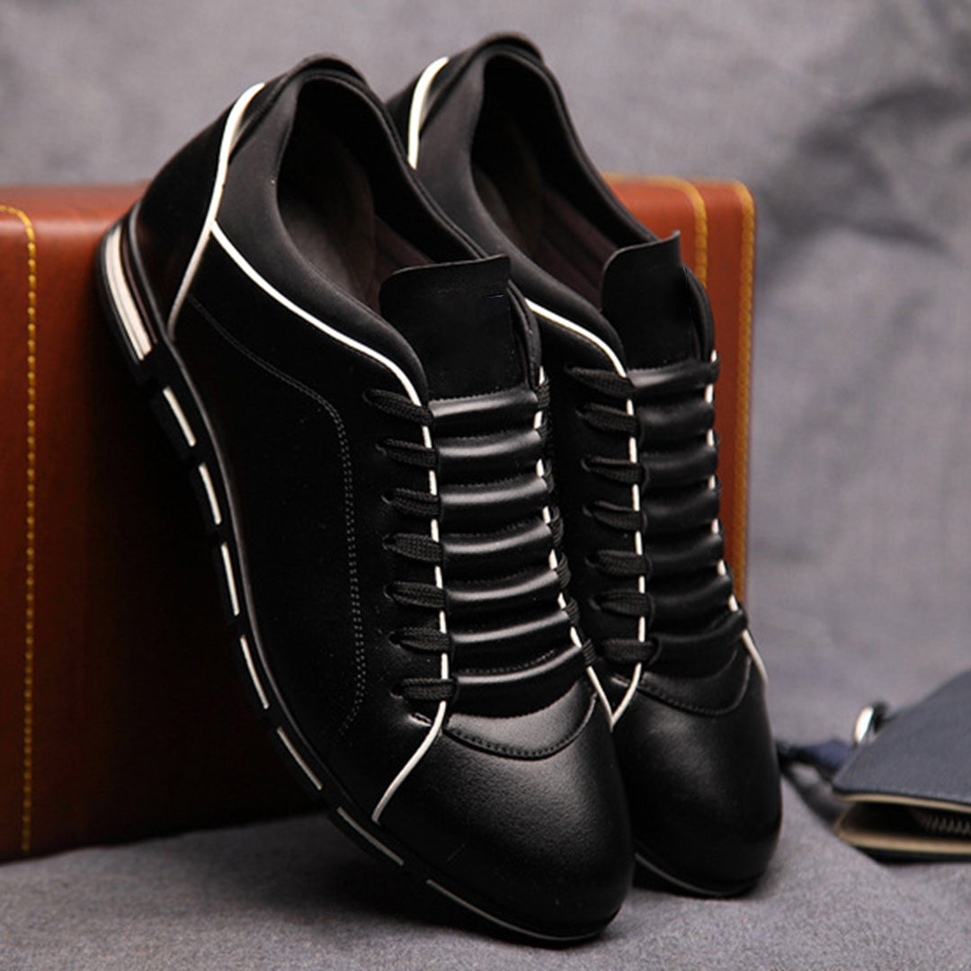 Herrenschuhe aus Leder mit gerippten Nähten im klassischen Design
