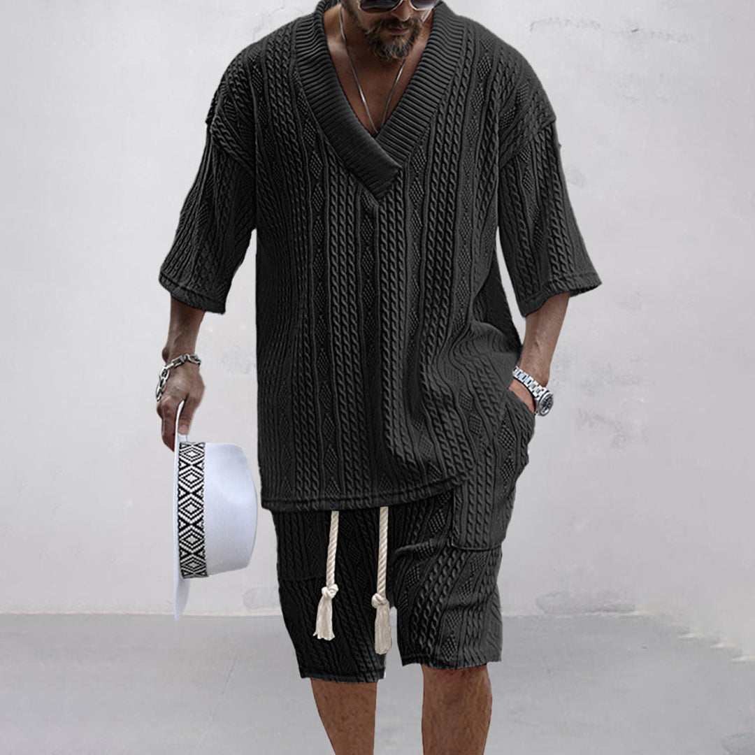 Herren-Set: Strickhemd und Shorts im eleganten Stil