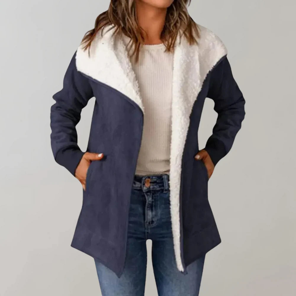 Modische Strickjacke Chantal aus weichem Material