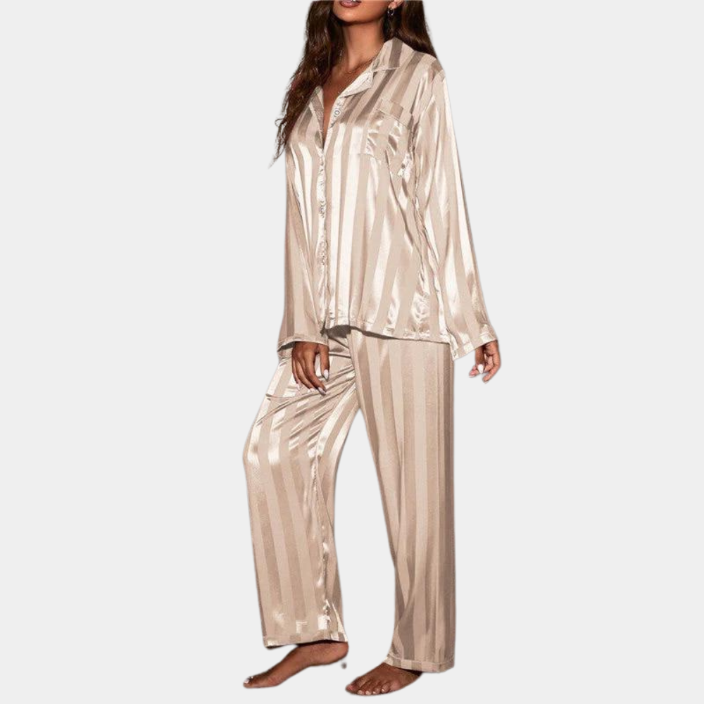 Gönnen Sie sich unser weiches und stilvolles Damen-Pyjama-Set!