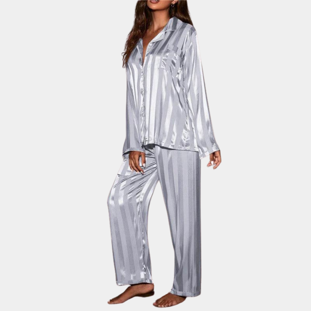 Gönnen Sie sich unser weiches und stilvolles Damen-Pyjama-Set!
