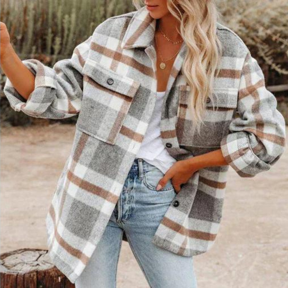 ModeGeist | Moderne karierte Herbstkuscheljacke für Damen
