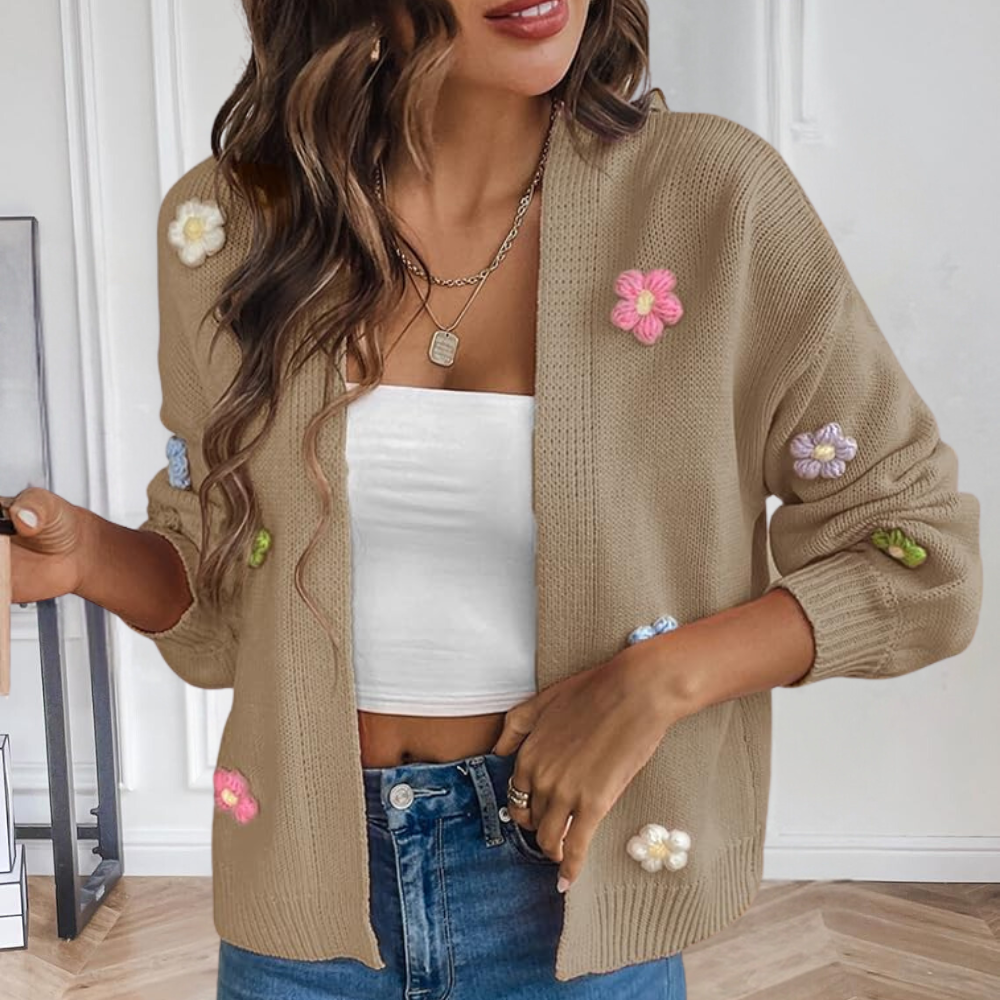 ModeGeist | Damenjacke mit 3D Blumen – Maribel