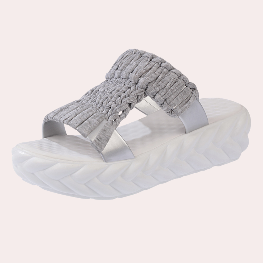 Lia: Modische geflochtene Sandalen für einen unvergesslichen Sommer