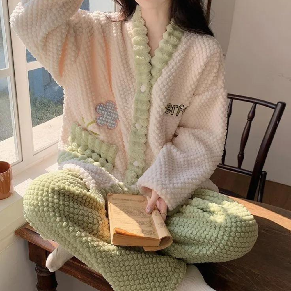 Luxuriöses, kuscheliges Damen-Pyjama-Set Vivien für höchsten Komfort