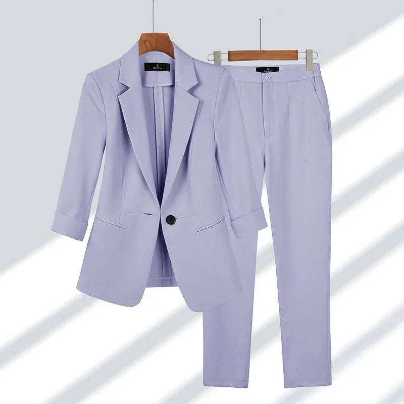 Chrysta: Elegantes Set aus Blazer und Hose