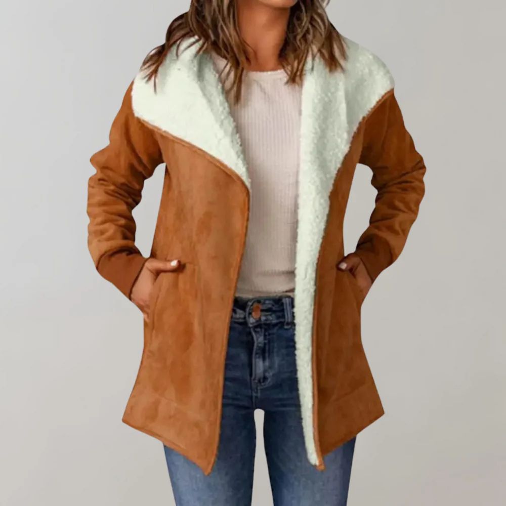 Modische Strickjacke Chantal aus weichem Material