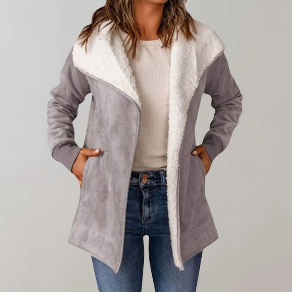 Modische Strickjacke Chantal aus weichem Material