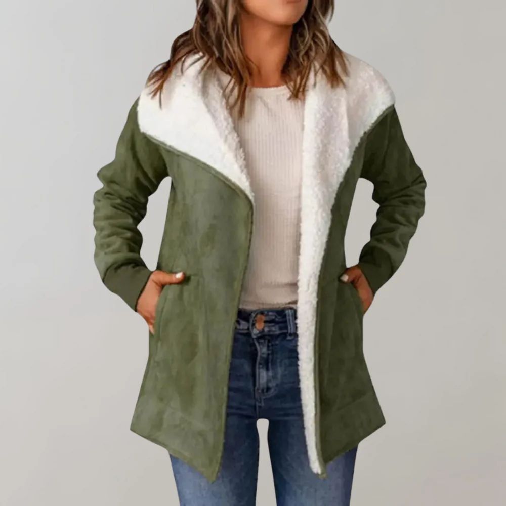 Modische Strickjacke Chantal aus weichem Material