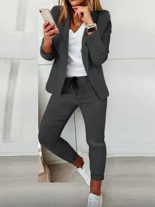 Damen Blazer und Hose Set von Avelena