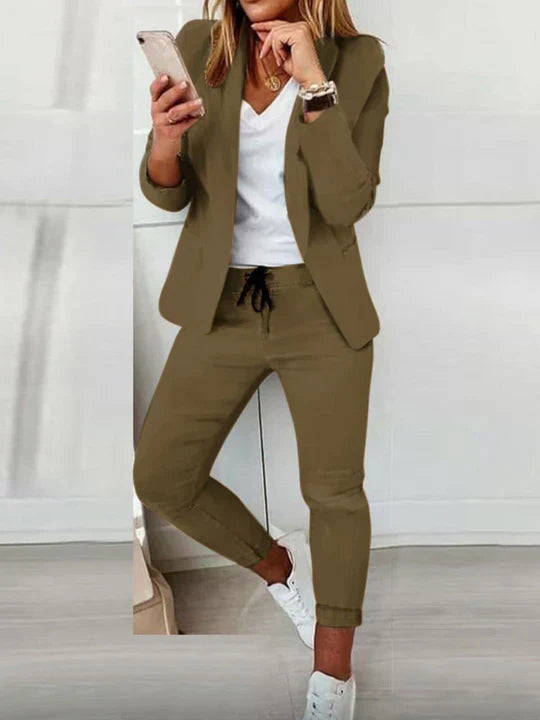 Damen Blazer und Hose Set von Avelena