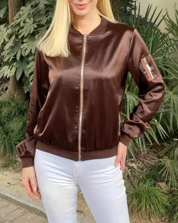 Avelena: Eine elegante, klassische Bomberjacke mit Taschen – ideal für alle Anlässe