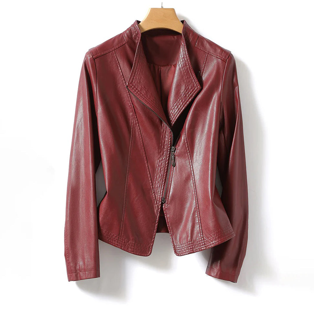 Modische, figurbetonte Damenjacke im Trend