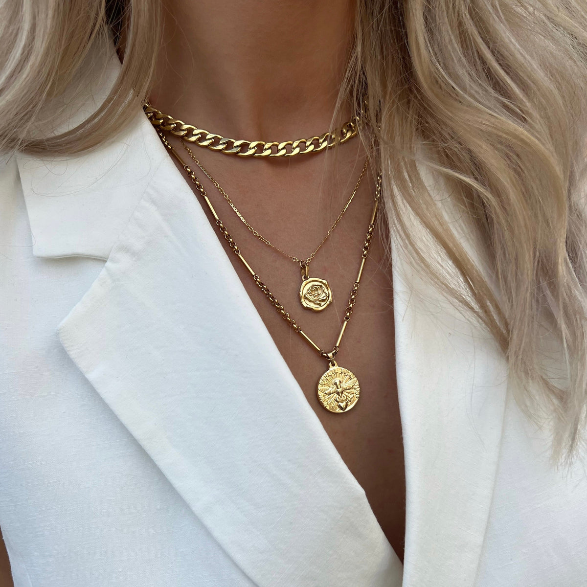 Adelheid Mädchen Gold Halsketten-Sets
 - Krohn-e
