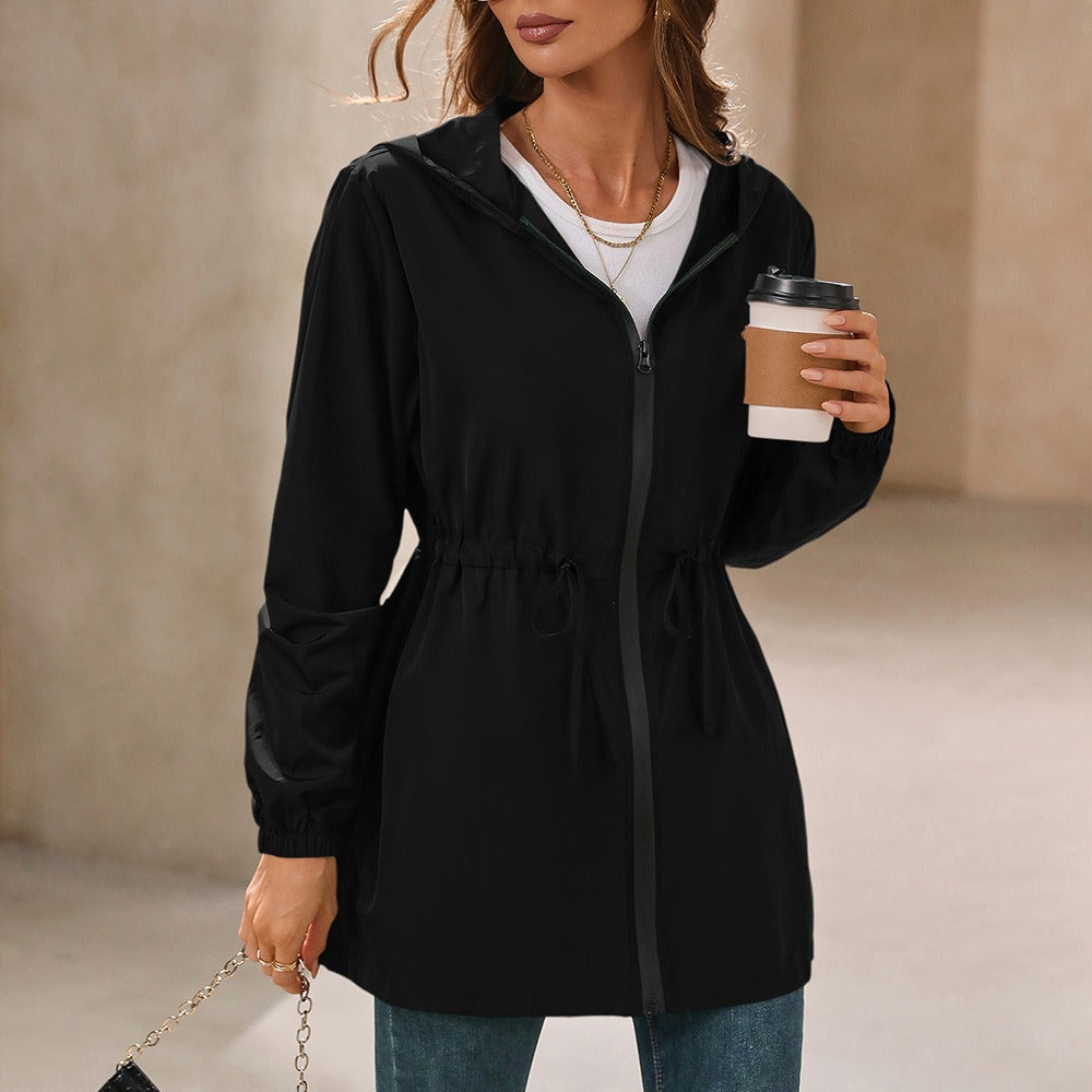 ModeGeist | Regenjacke mit Kapuze und Schnürung
