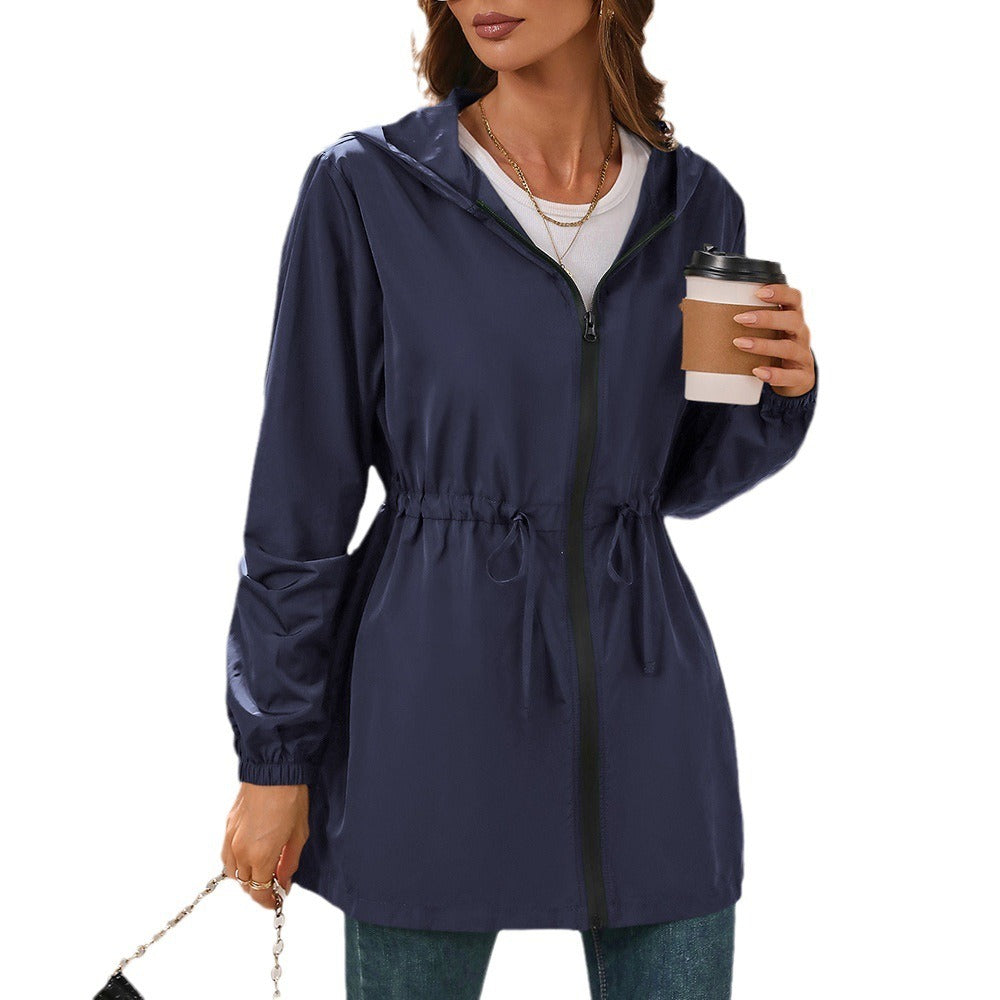 ModeGeist | Regenjacke mit Kapuze und Schnürung