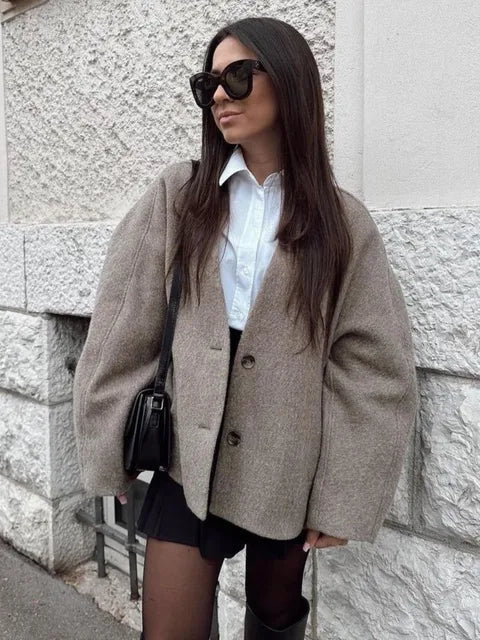 Eleganter Avelena Blazer mit V-Ausschnitt und einreihigen Knöpfen